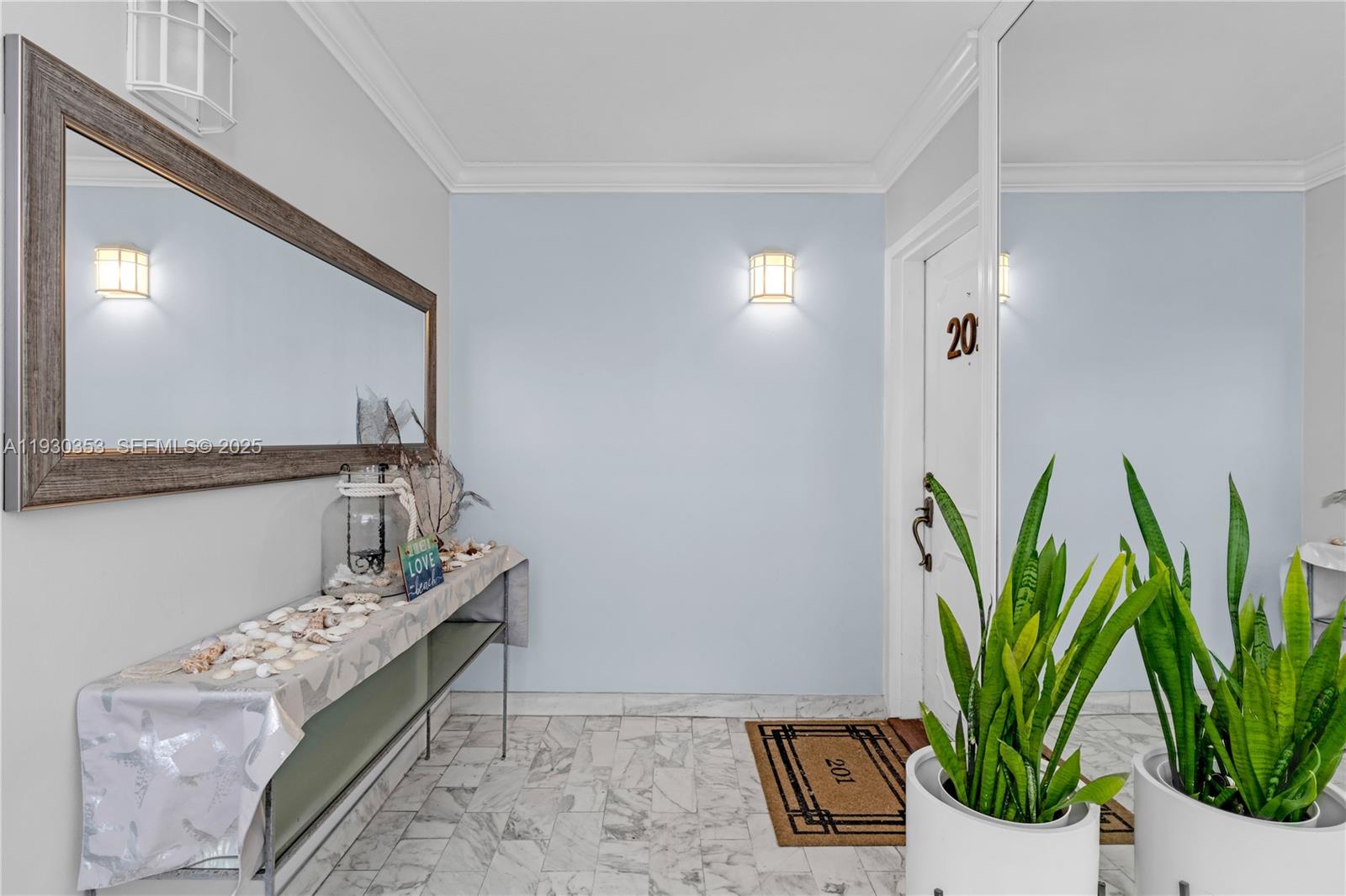 5845 Collins Ave #201 Miami Beach, FL 33140