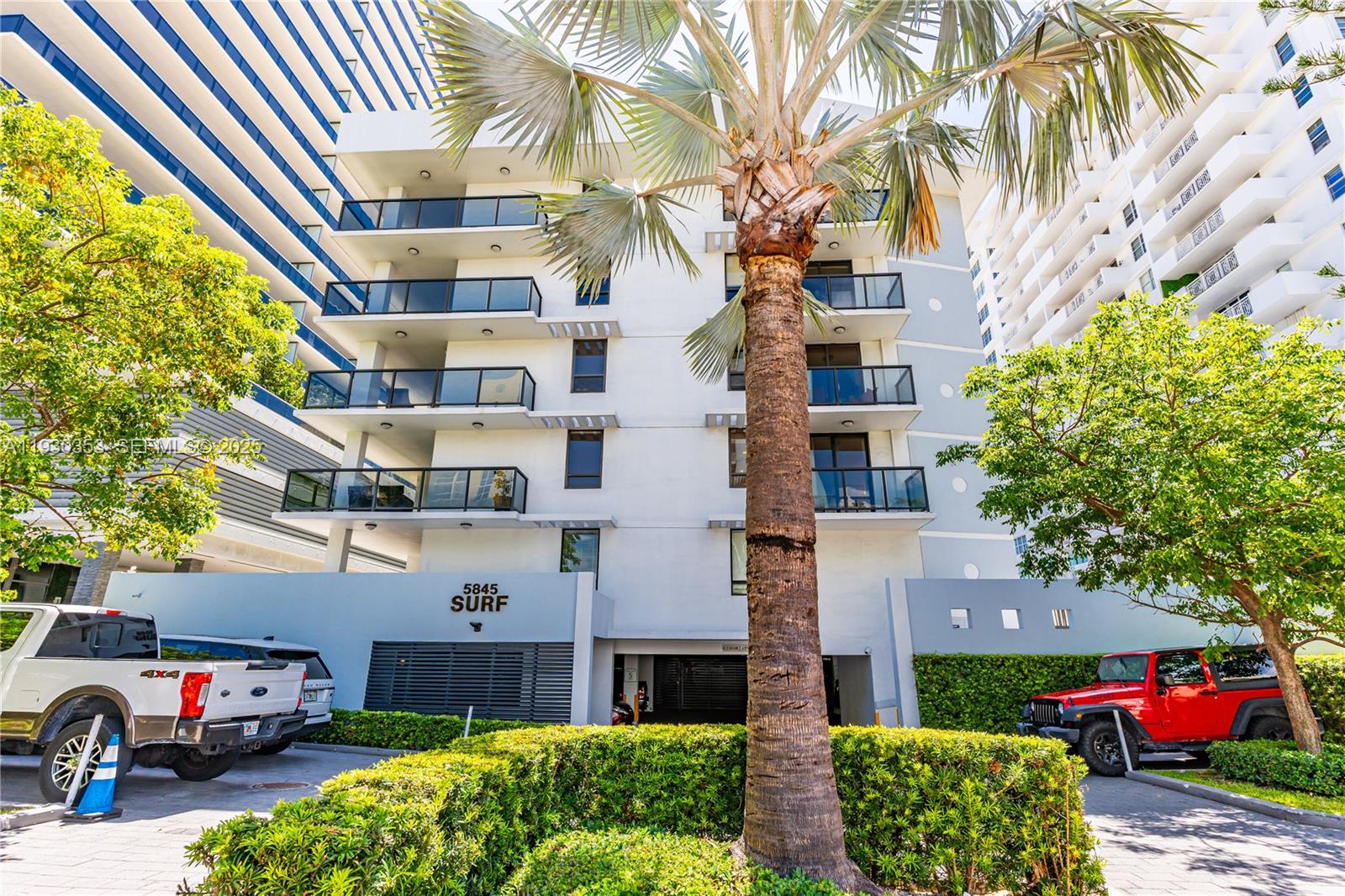 5845 Collins Ave #201 Miami Beach, FL 33140
