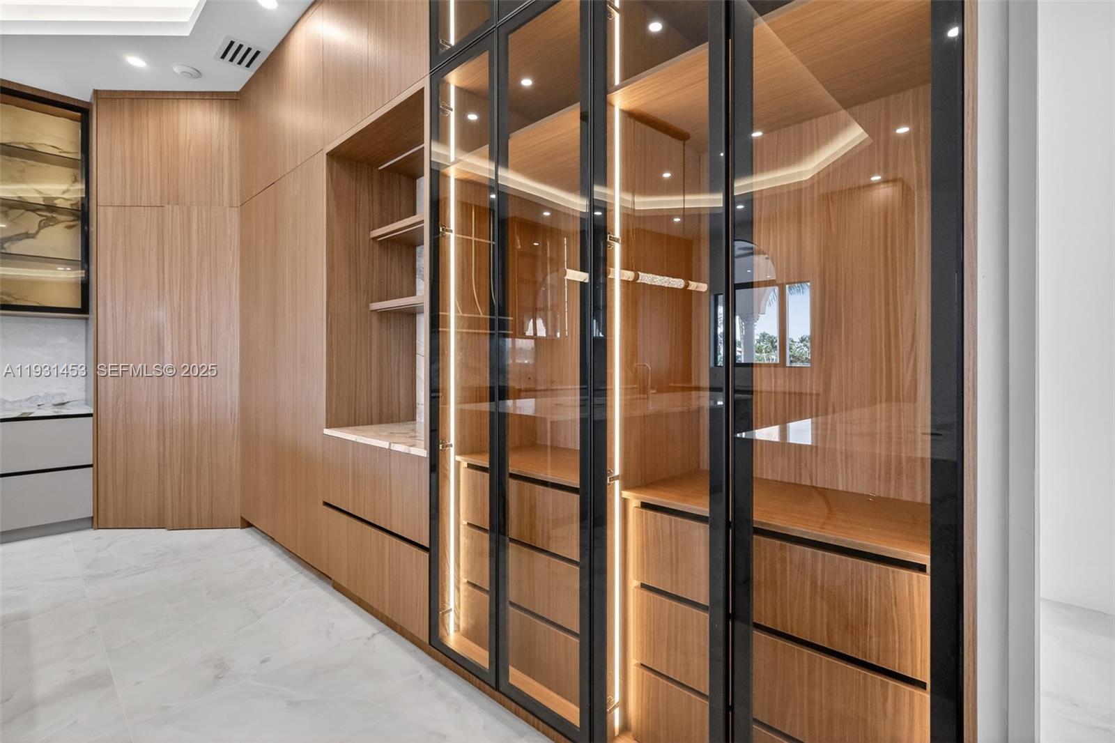 14891 SW 20th St Davie, FL 33326