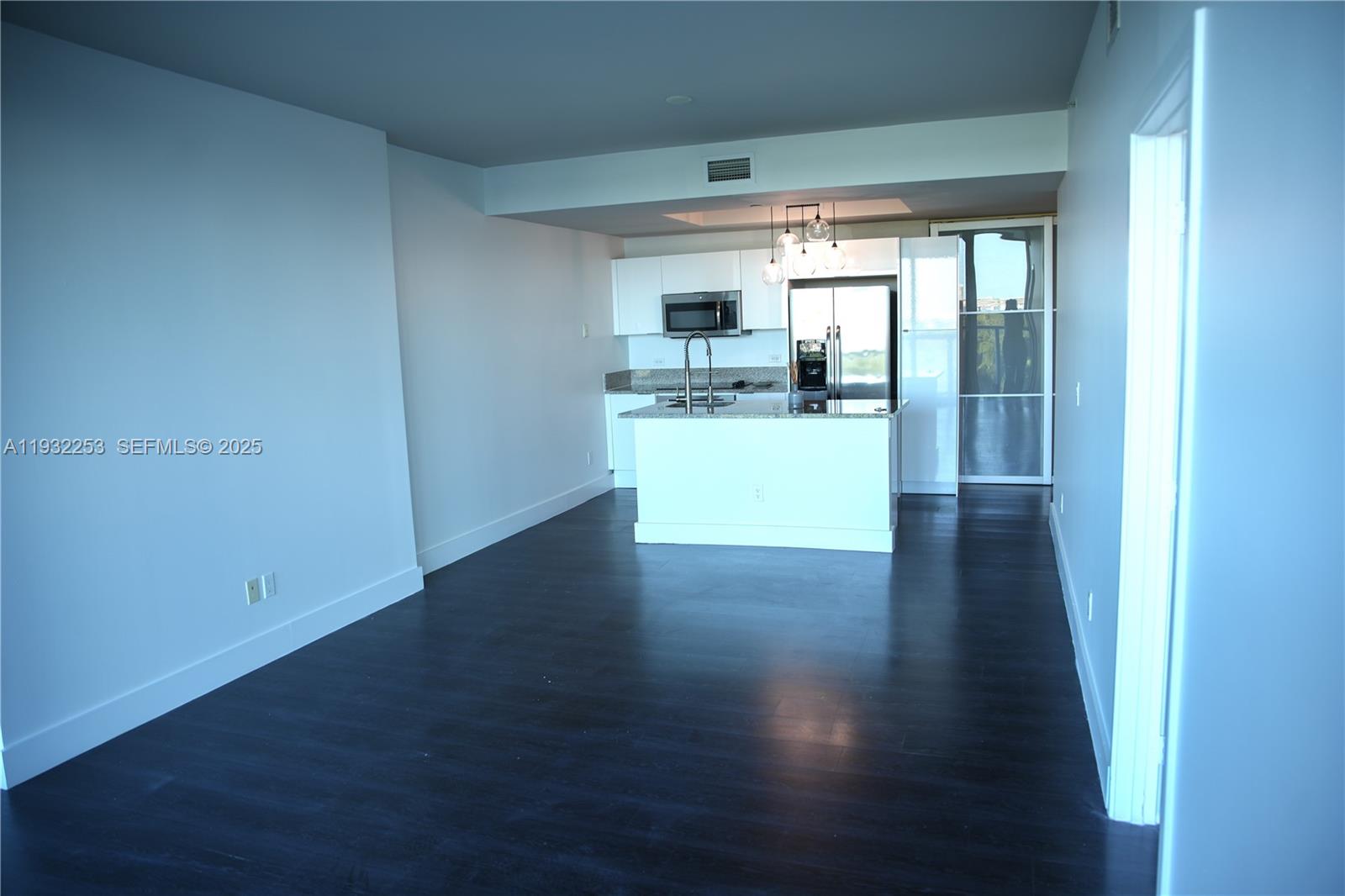 888 Biscayne Blvd #609 Miami, FL 33132