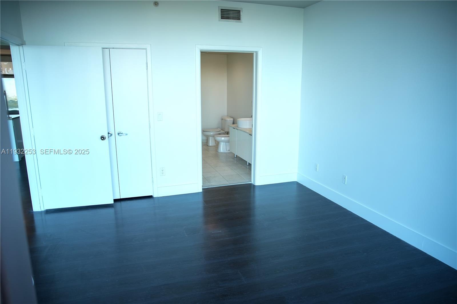 888 Biscayne Blvd #609 Miami, FL 33132