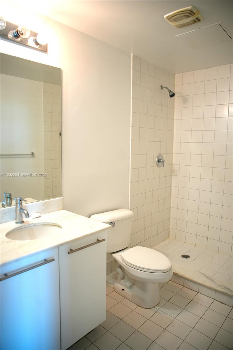 888 Biscayne Blvd #609 Miami, FL 33132