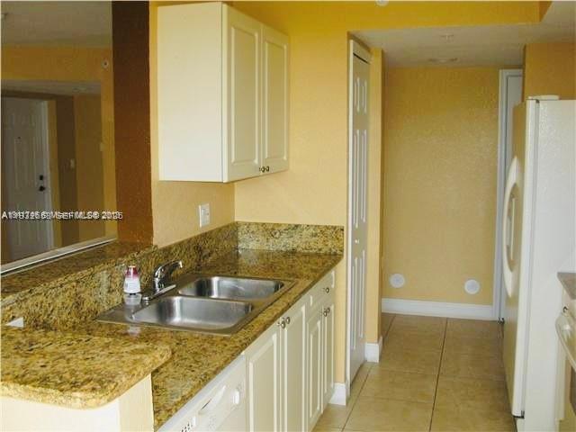 20950 SW 87th Ave #203 Cutler Bay, FL 33189