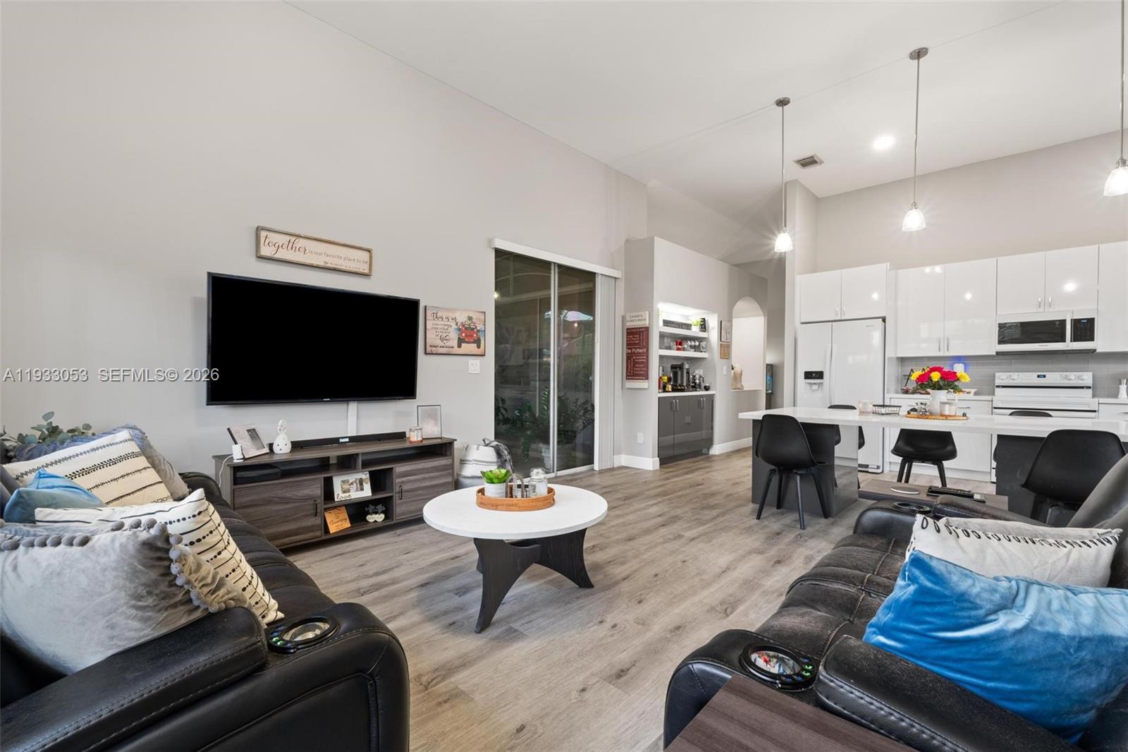 343 SW 187th Ter Pembroke Pines, FL 33029