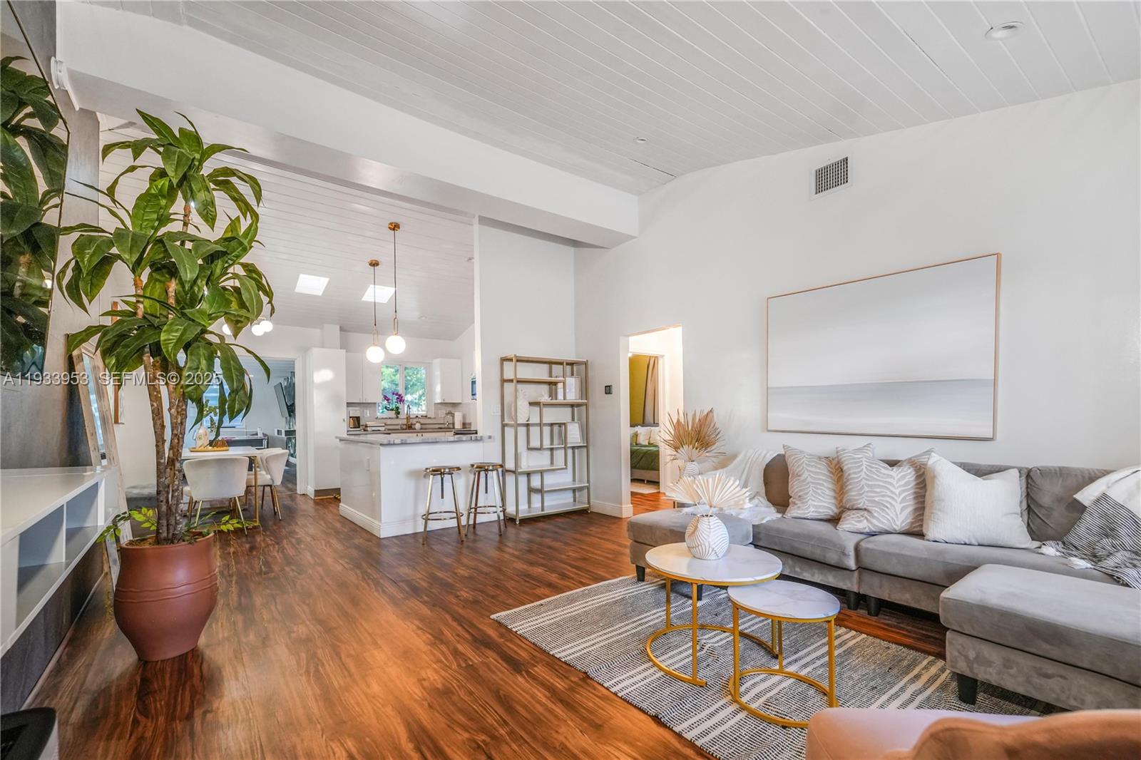 65 NW 116th St Miami, FL 33168