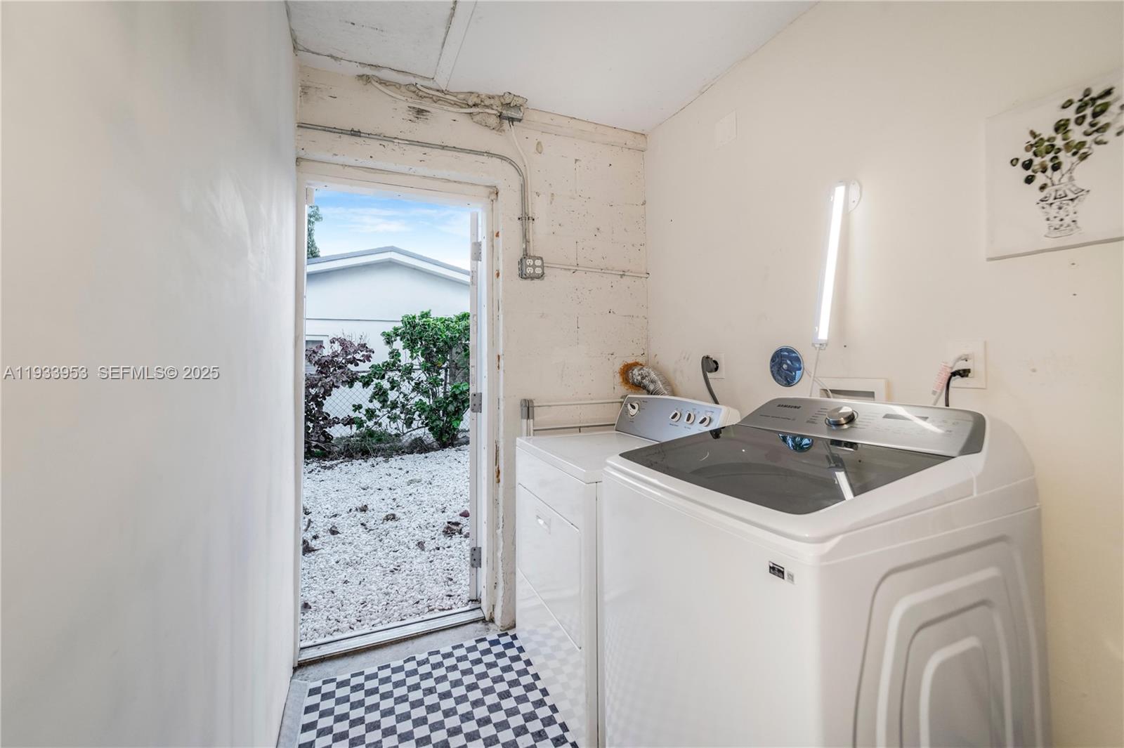 65 NW 116th St Miami, FL 33168