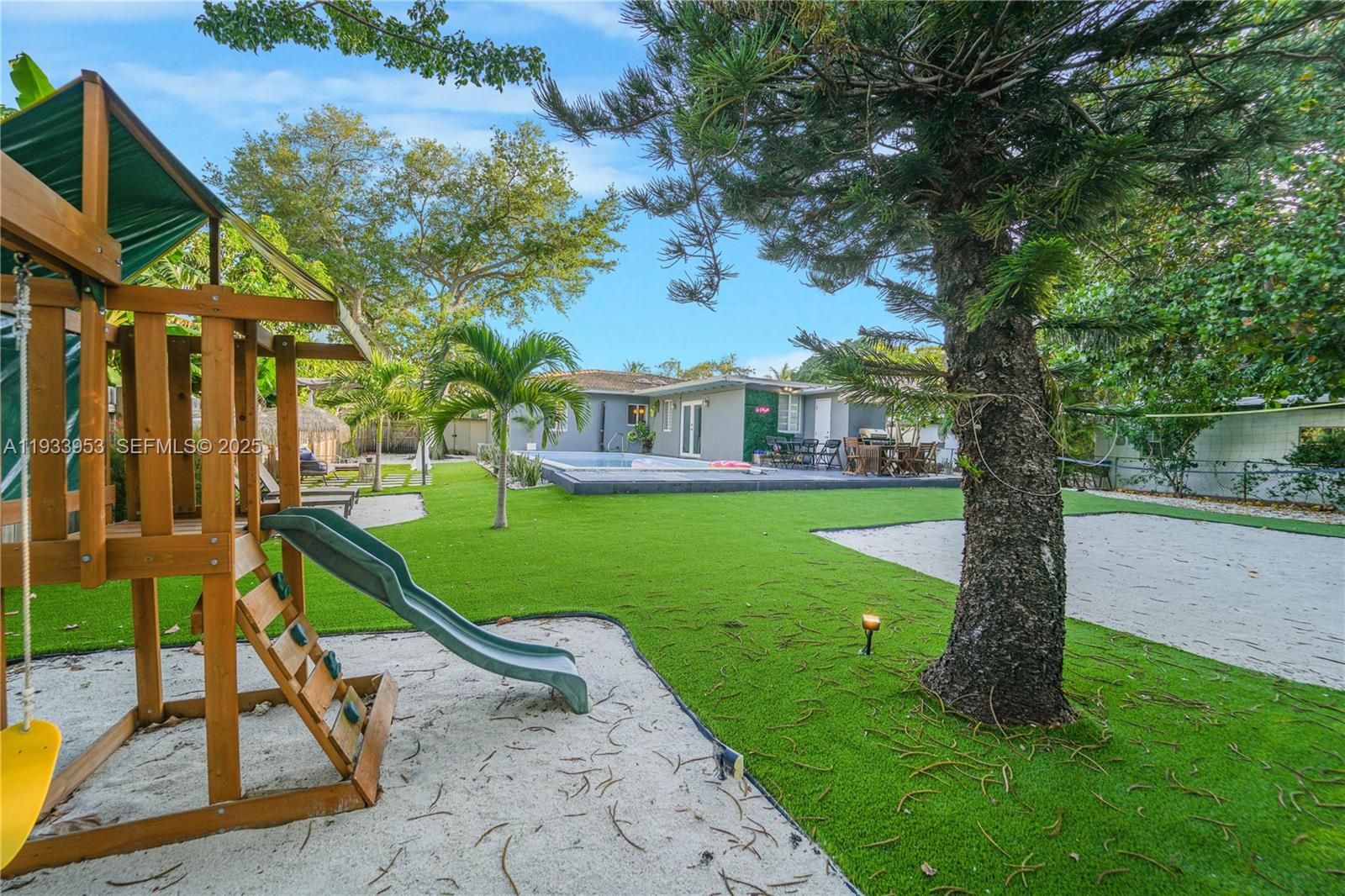 65 NW 116th St Miami, FL 33168