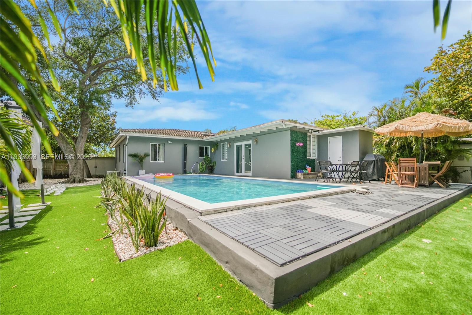 65 NW 116th St Miami, FL 33168