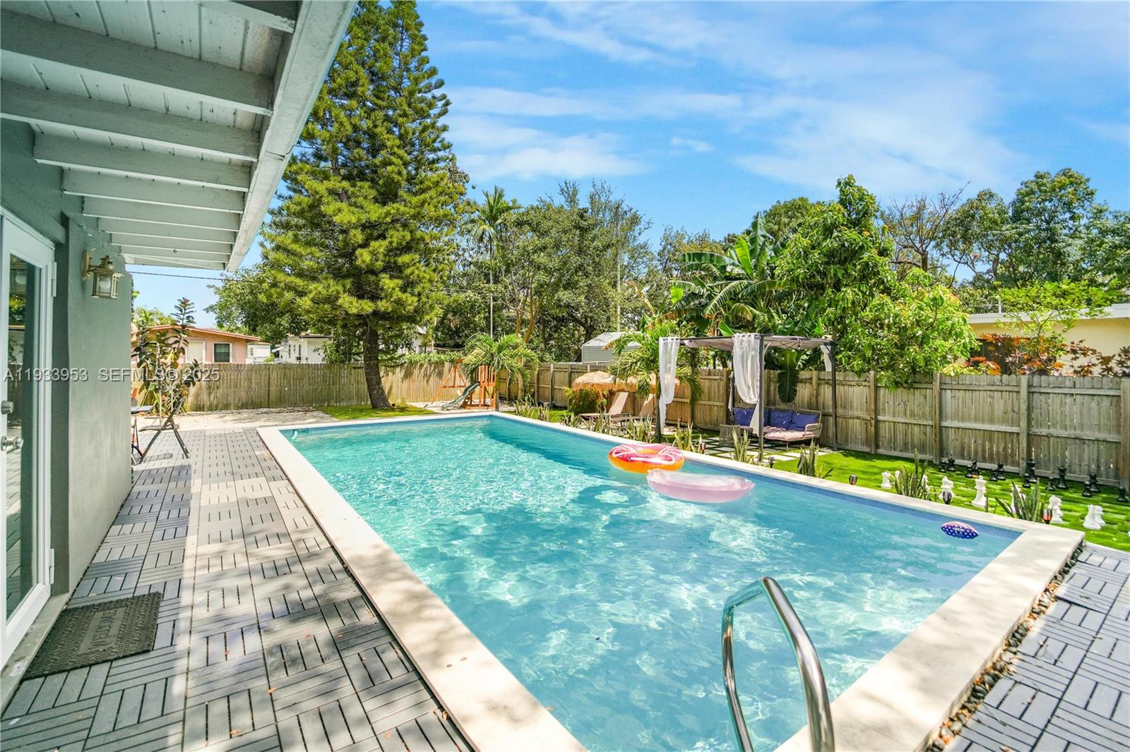 65 NW 116th St Miami, FL 33168