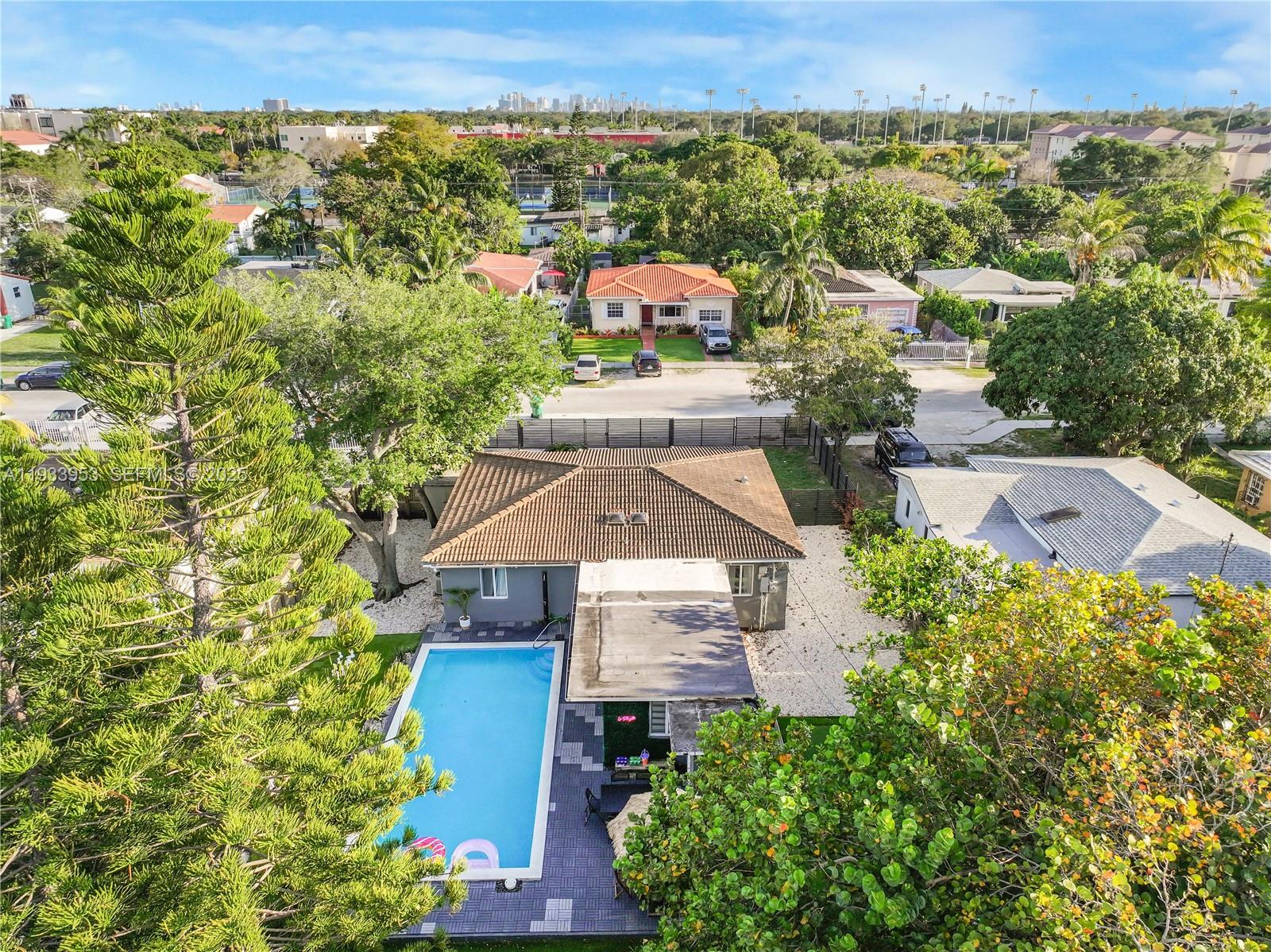 65 NW 116th St Miami, FL 33168