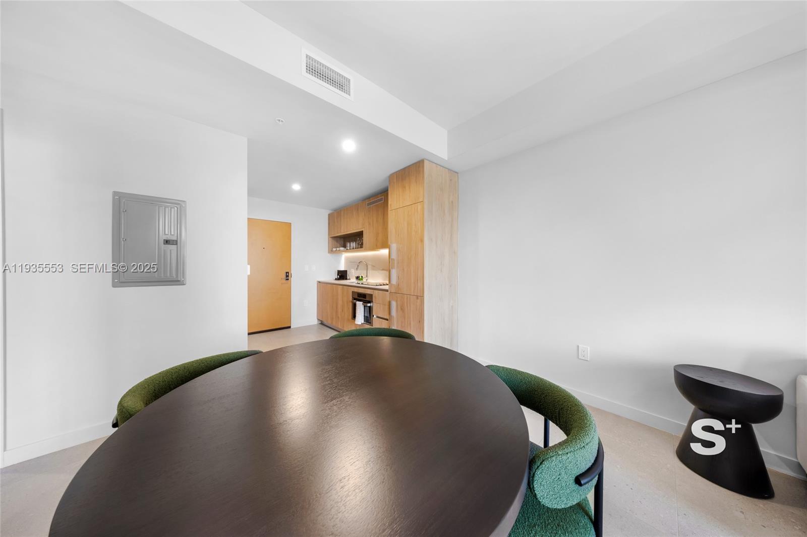 image The Crosby Miami Worldcenter10