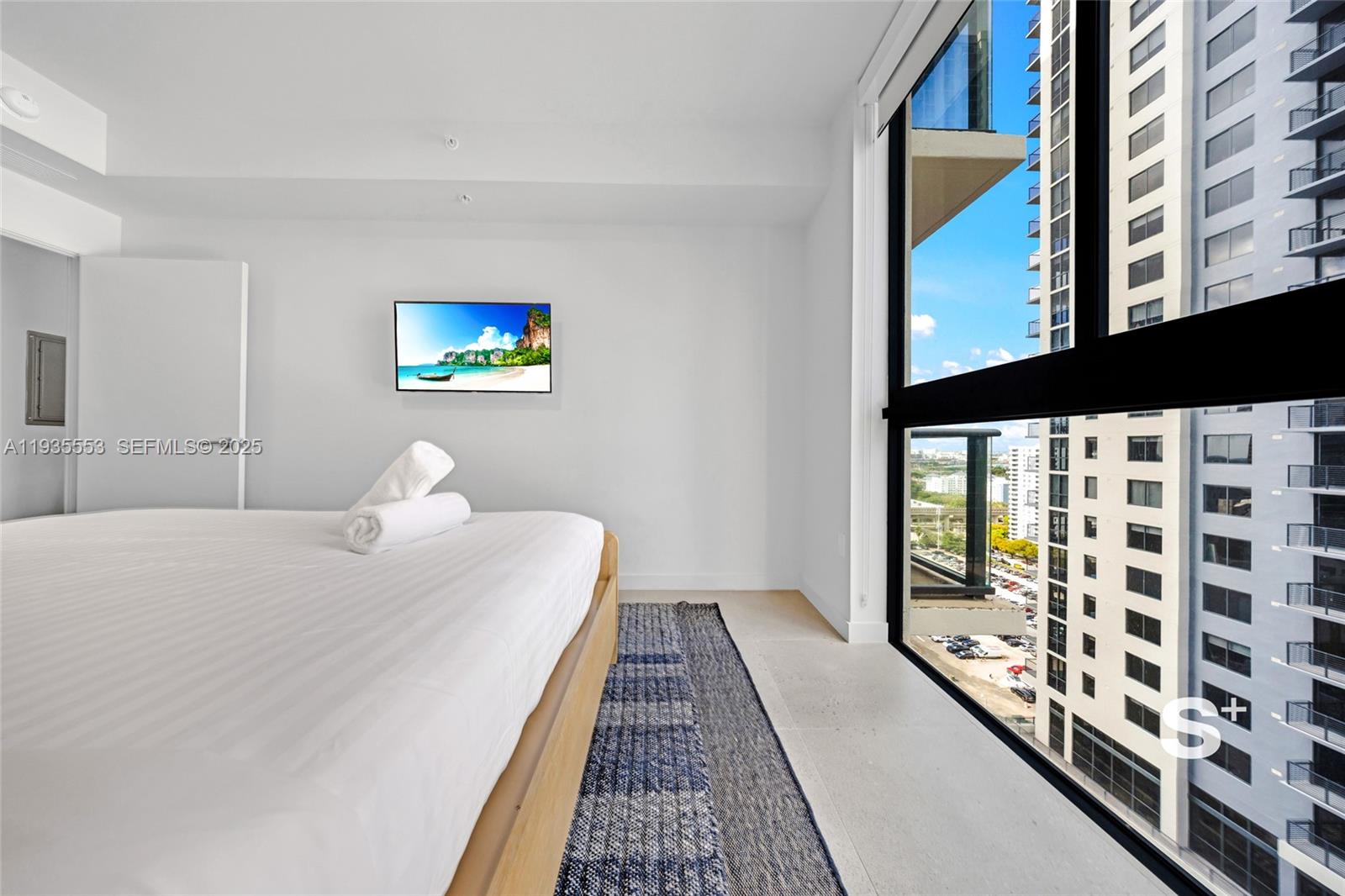 image The Crosby Miami Worldcenter21