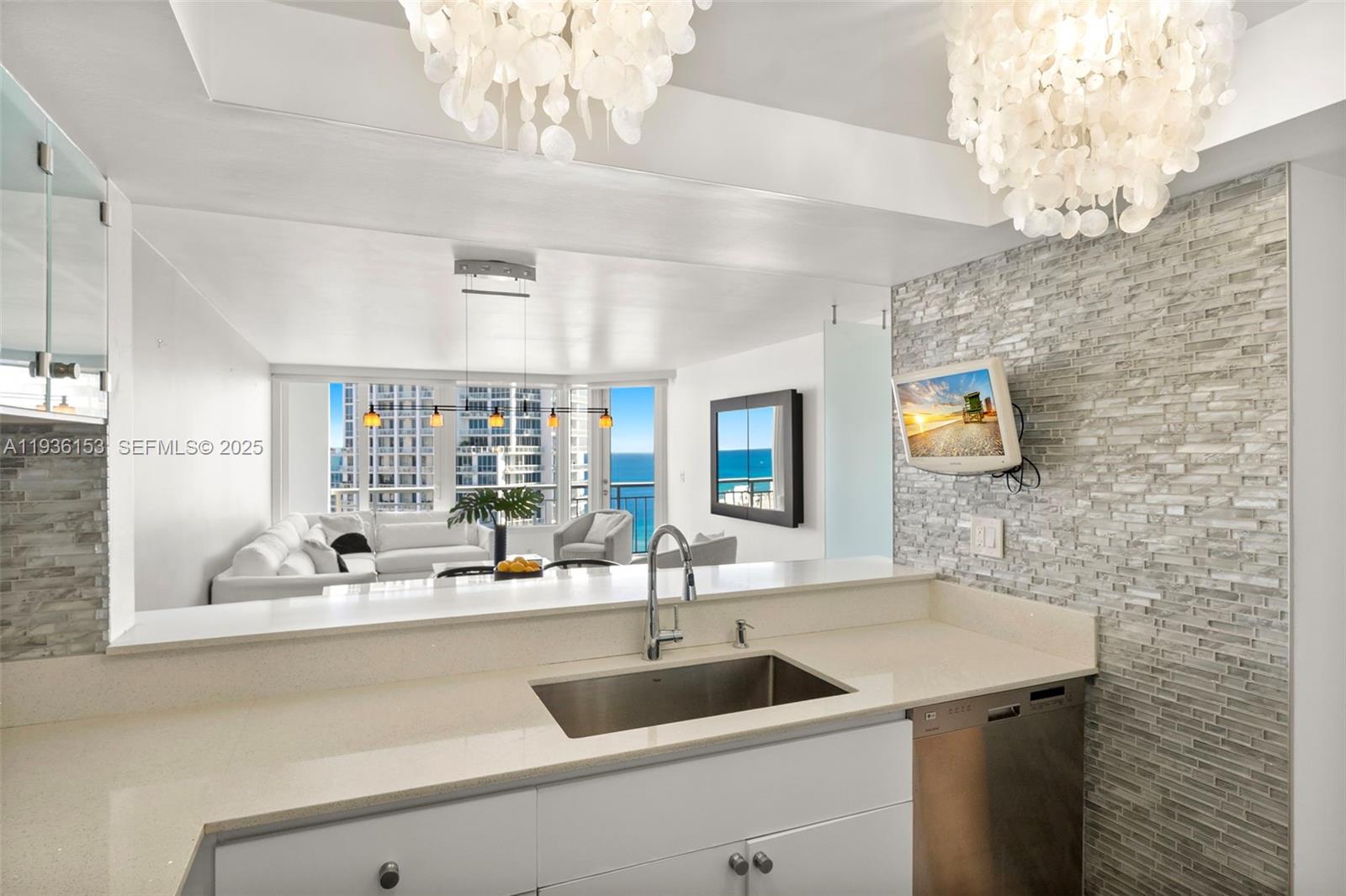 image South Pointe Towers9