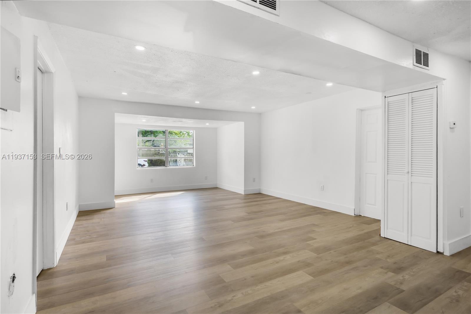 2443 NW 55th St Miami, FL 33142