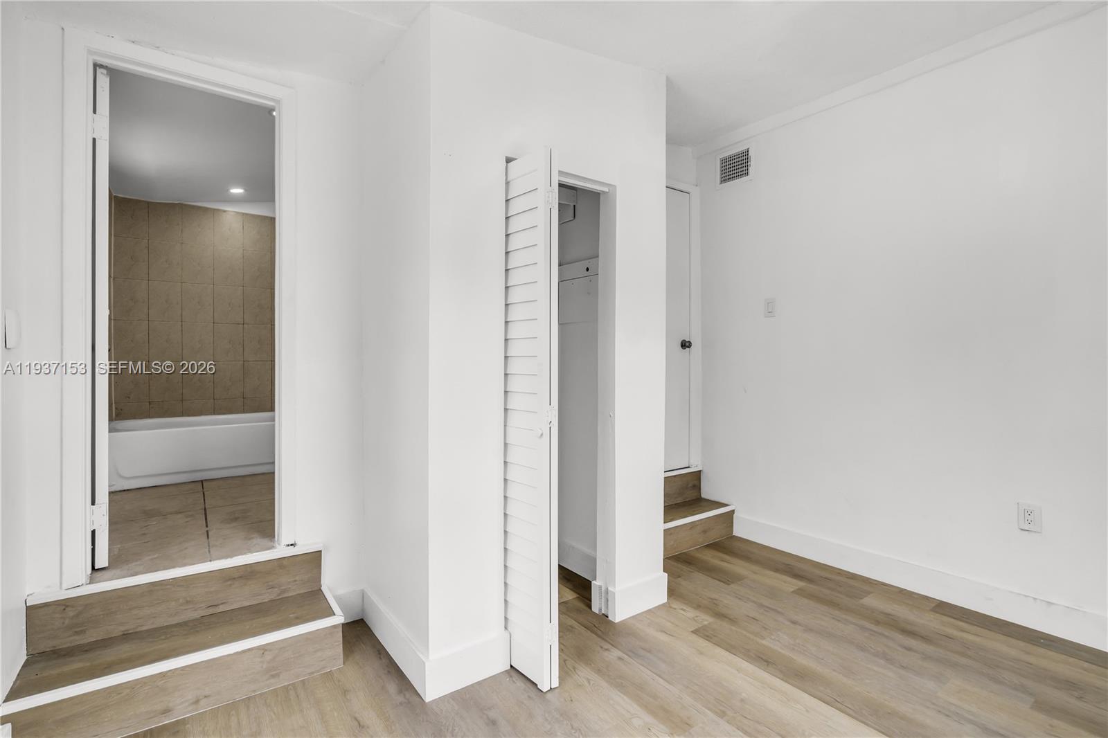 2443 NW 55th St Miami, FL 33142