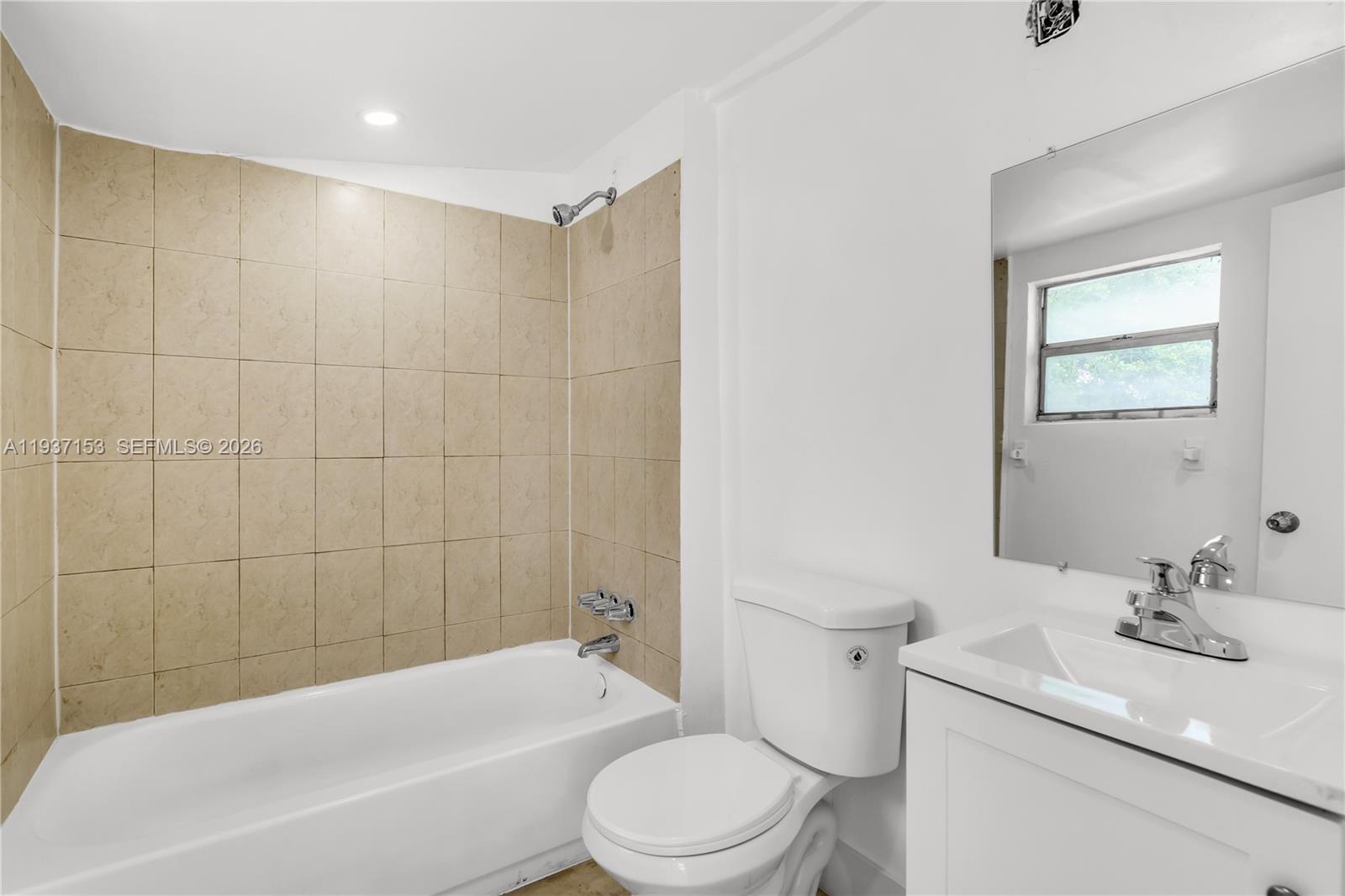 2443 NW 55th St Miami, FL 33142