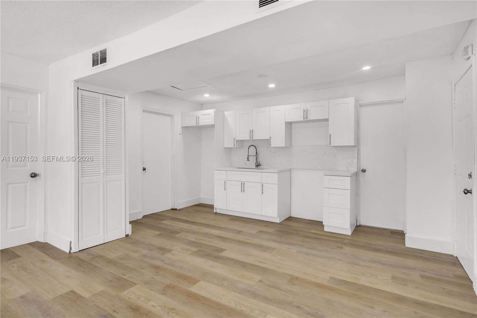 2443 NW 55th St Miami, FL 33142