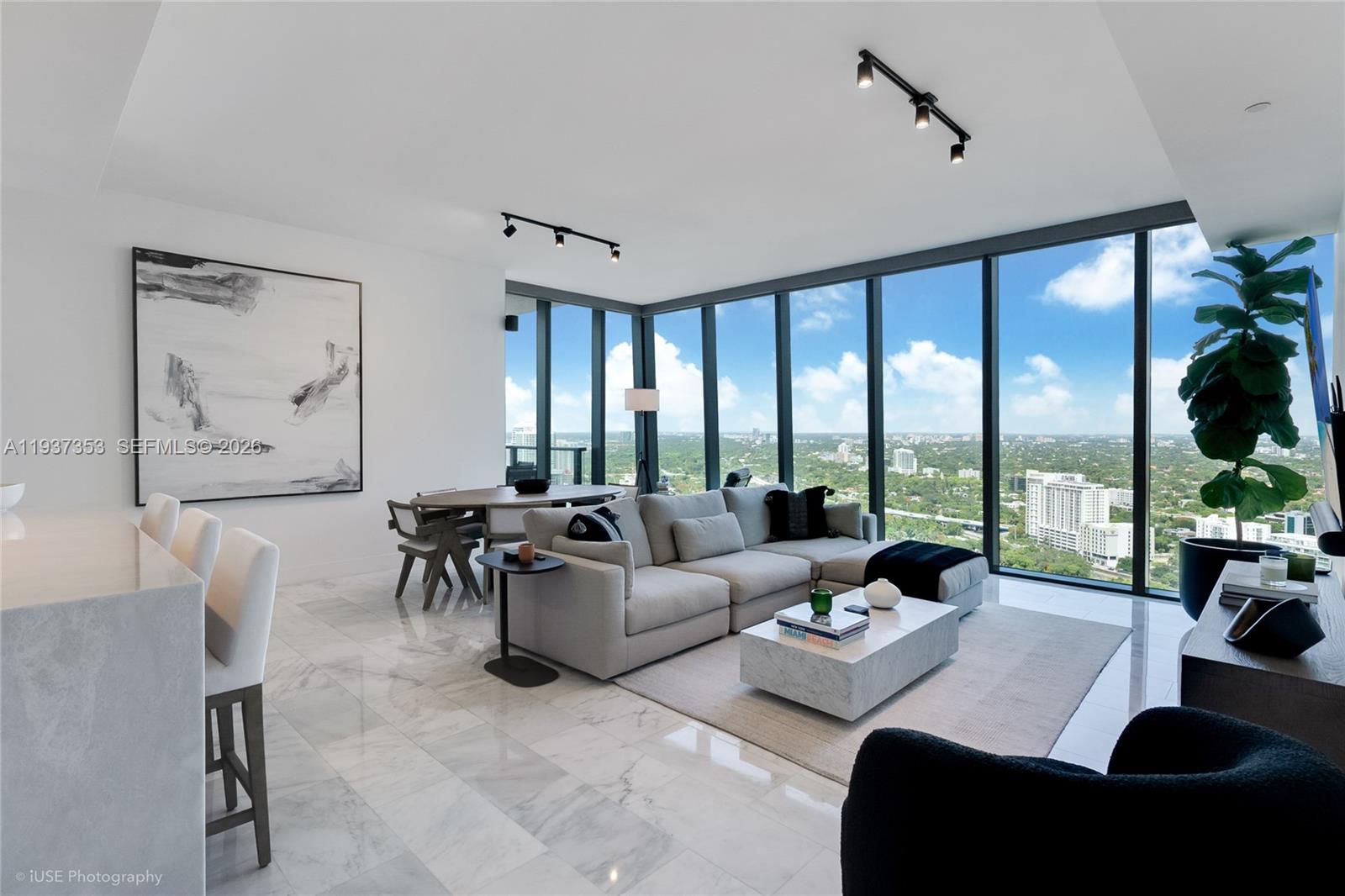 1451 Brickell Ave #3703