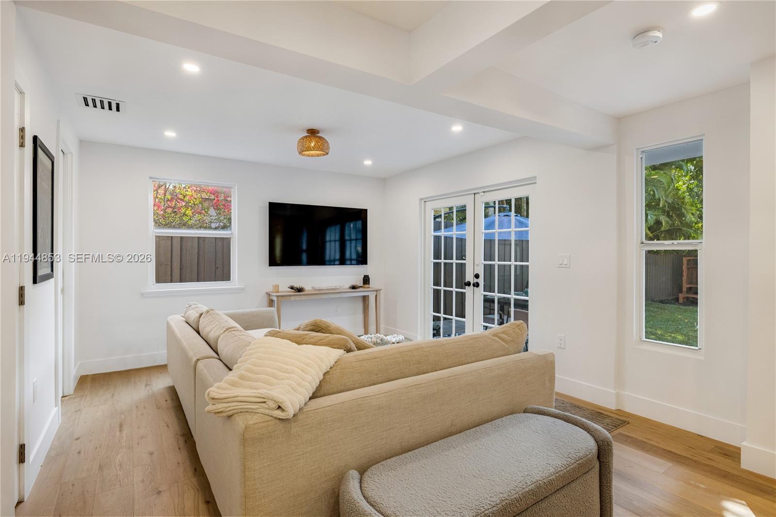 624 NE 71st St Miami, FL 33138