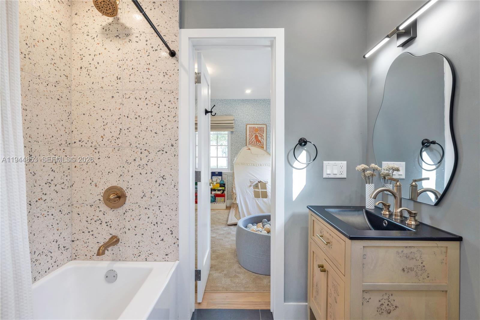 624 NE 71st St Miami, FL 33138