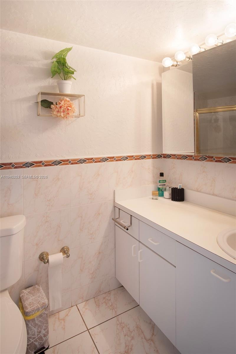 11930 N Bayshore Dr #609 North Miami, FL 33181