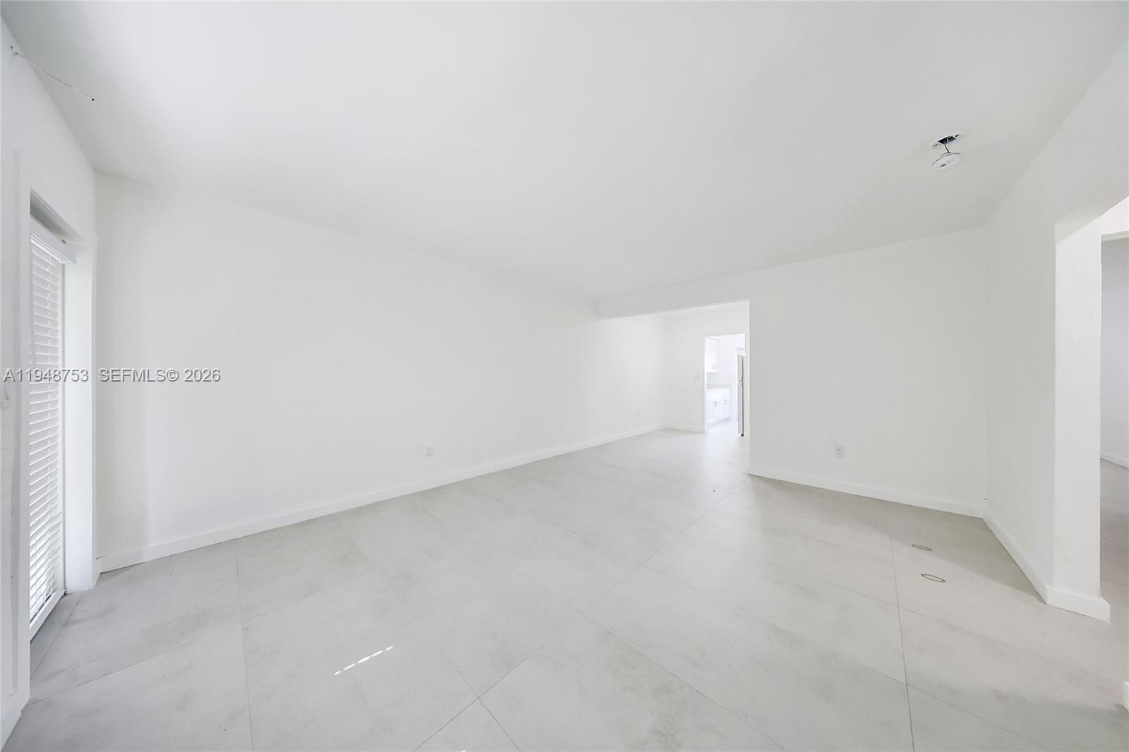 6930 Rue Versailles #10 Miami Beach, FL 33141