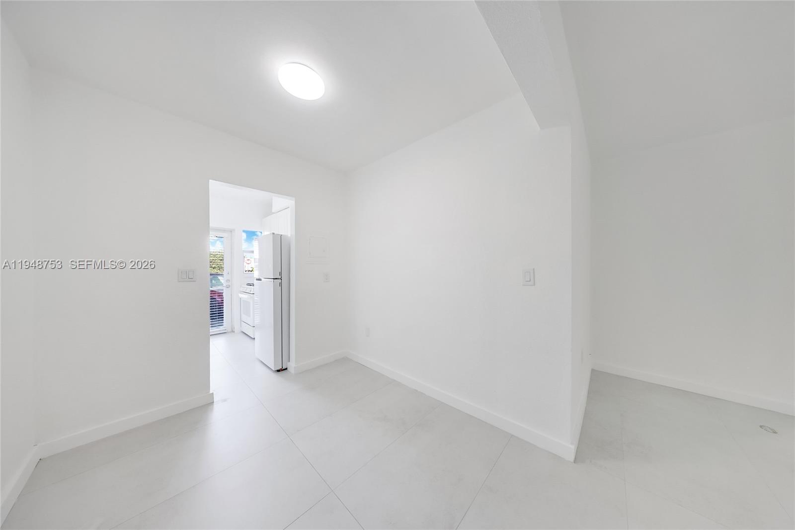 6930 Rue Versailles #10 Miami Beach, FL 33141