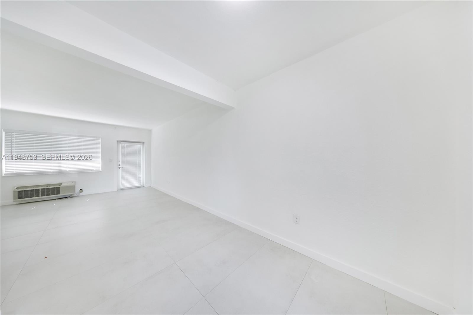 6930 Rue Versailles #10 Miami Beach, FL 33141