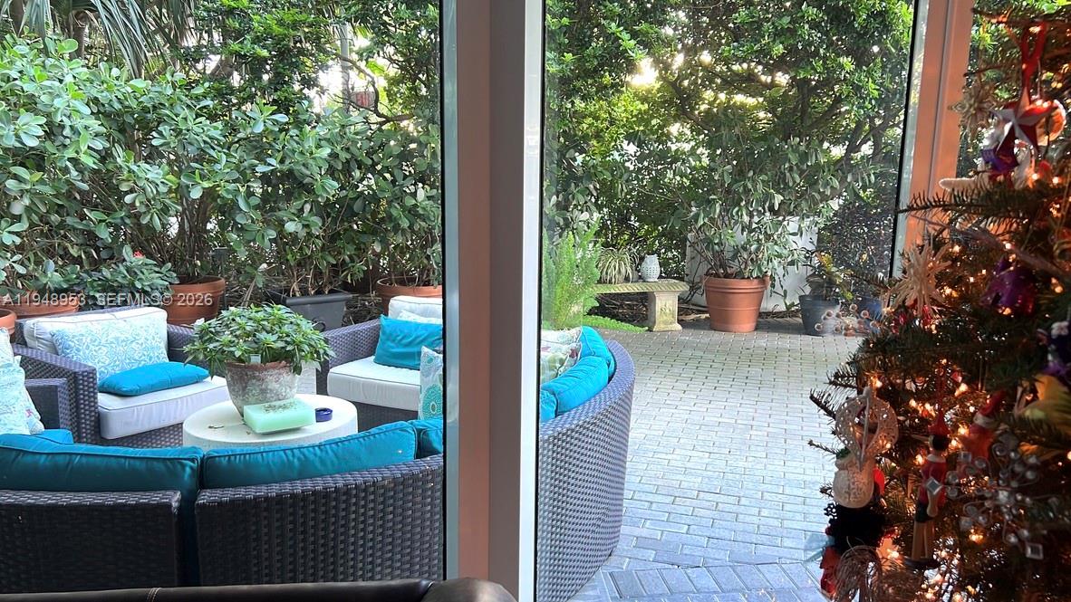 1000 S Pointe Dr #308 Miami Beach, FL 33139