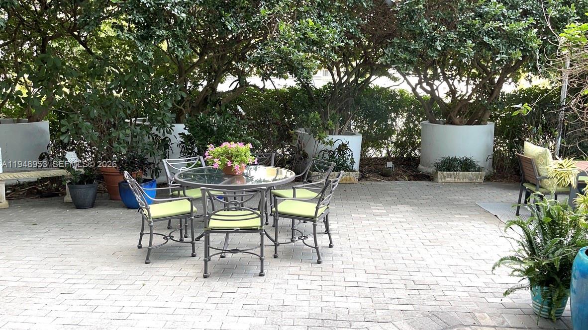 1000 S Pointe Dr #308 Miami Beach, FL 33139