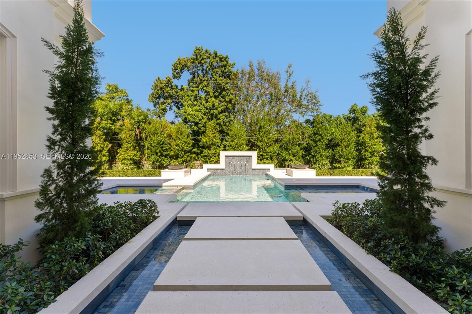 5901 SW 107th St Pinecrest, FL 33156