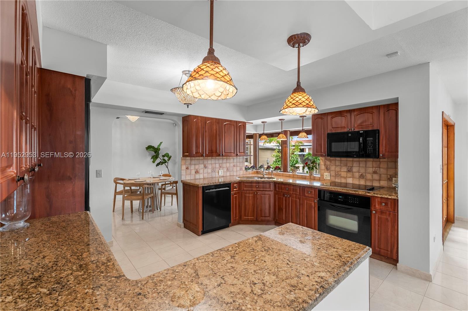 2232 SW 98th Pl Miami, FL 33165