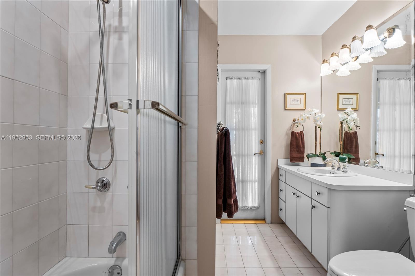 2232 SW 98th Pl Miami, FL 33165