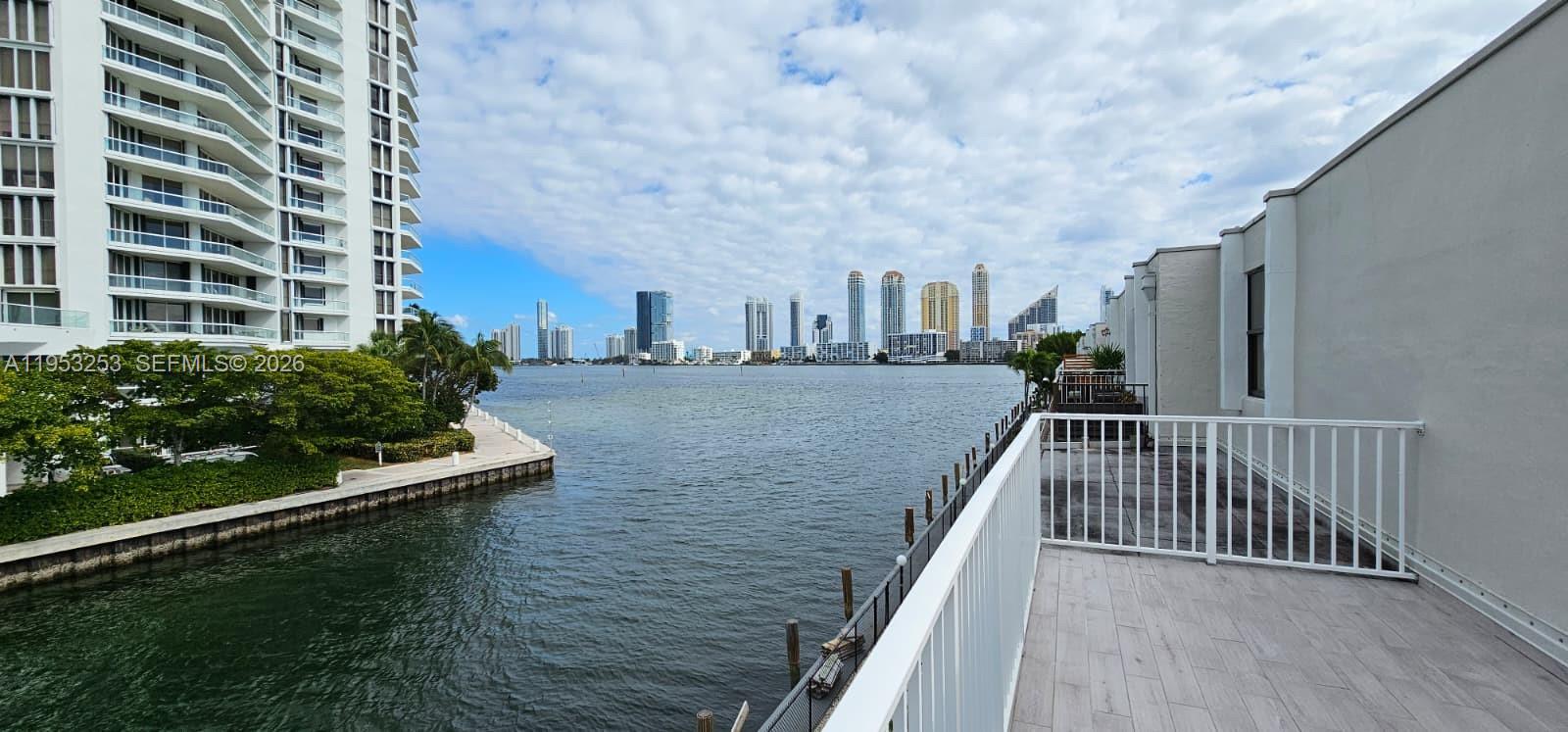 3745 NE 171st St #32