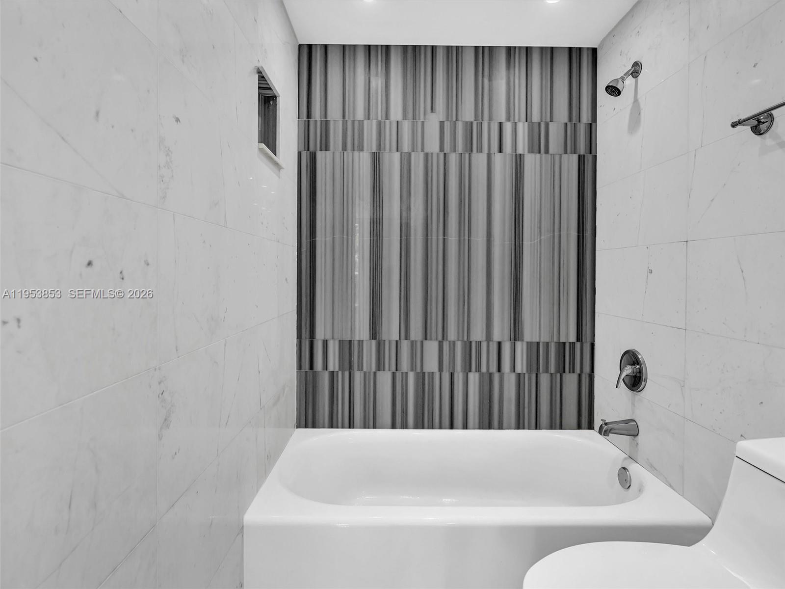 image Arlen House East32