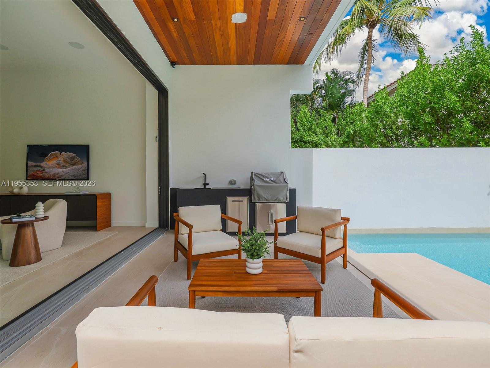 2822 Coconut #2822 Miami, FL 33133