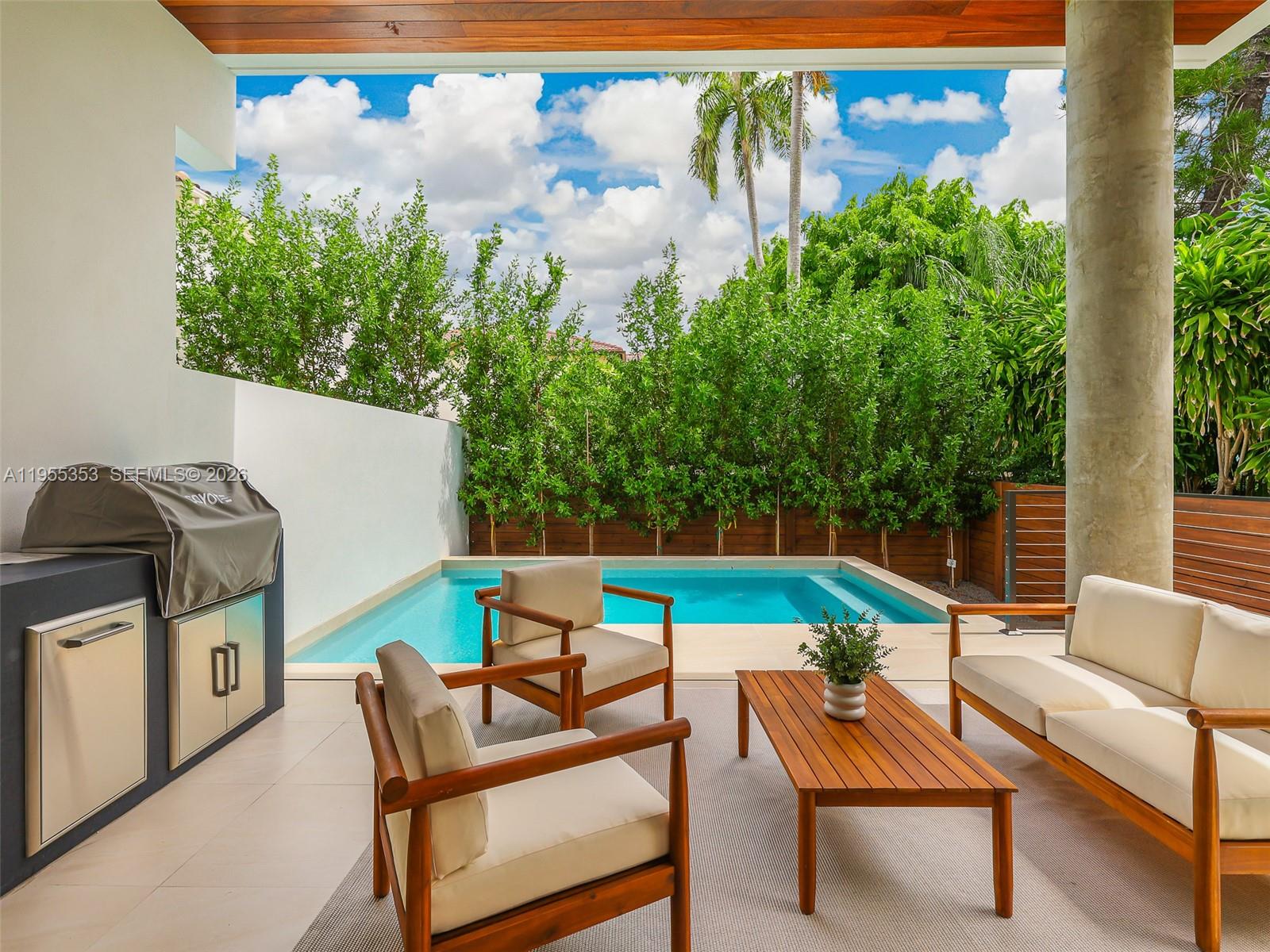 2822 Coconut #2822 Miami, FL 33133