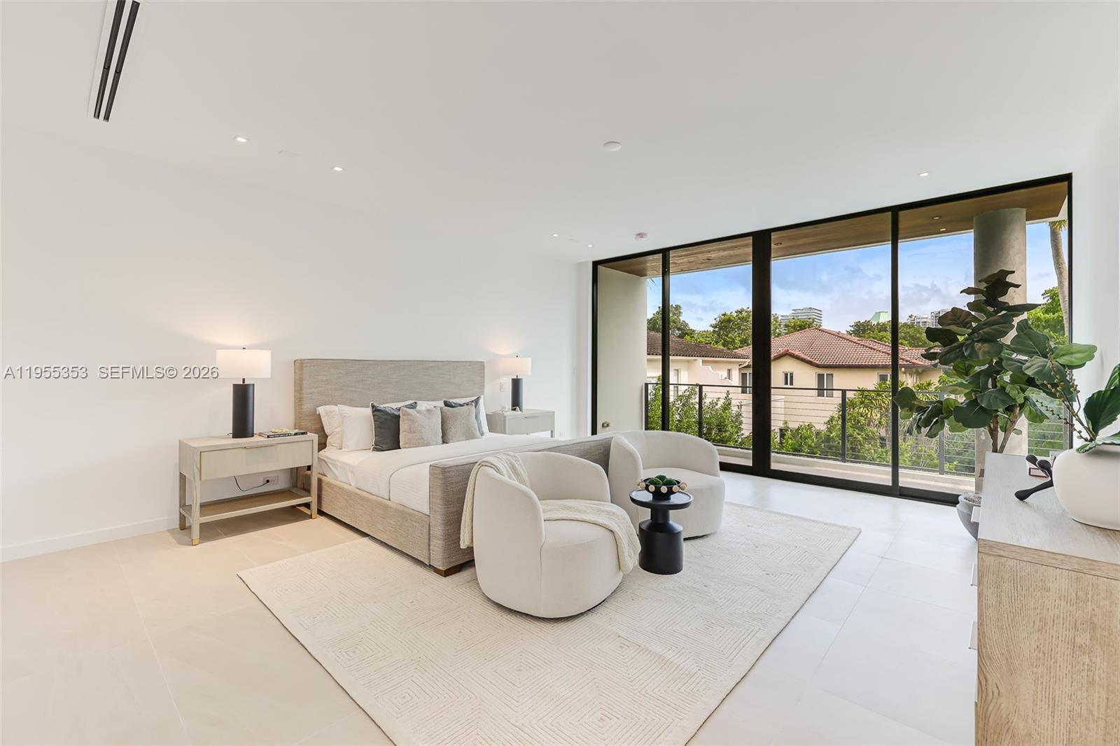 2822 Coconut #2822 Miami, FL 33133