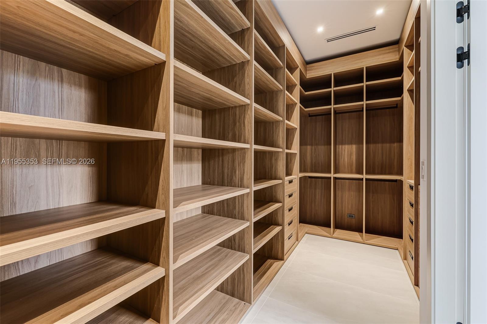 2822 Coconut #2822 Miami, FL 33133