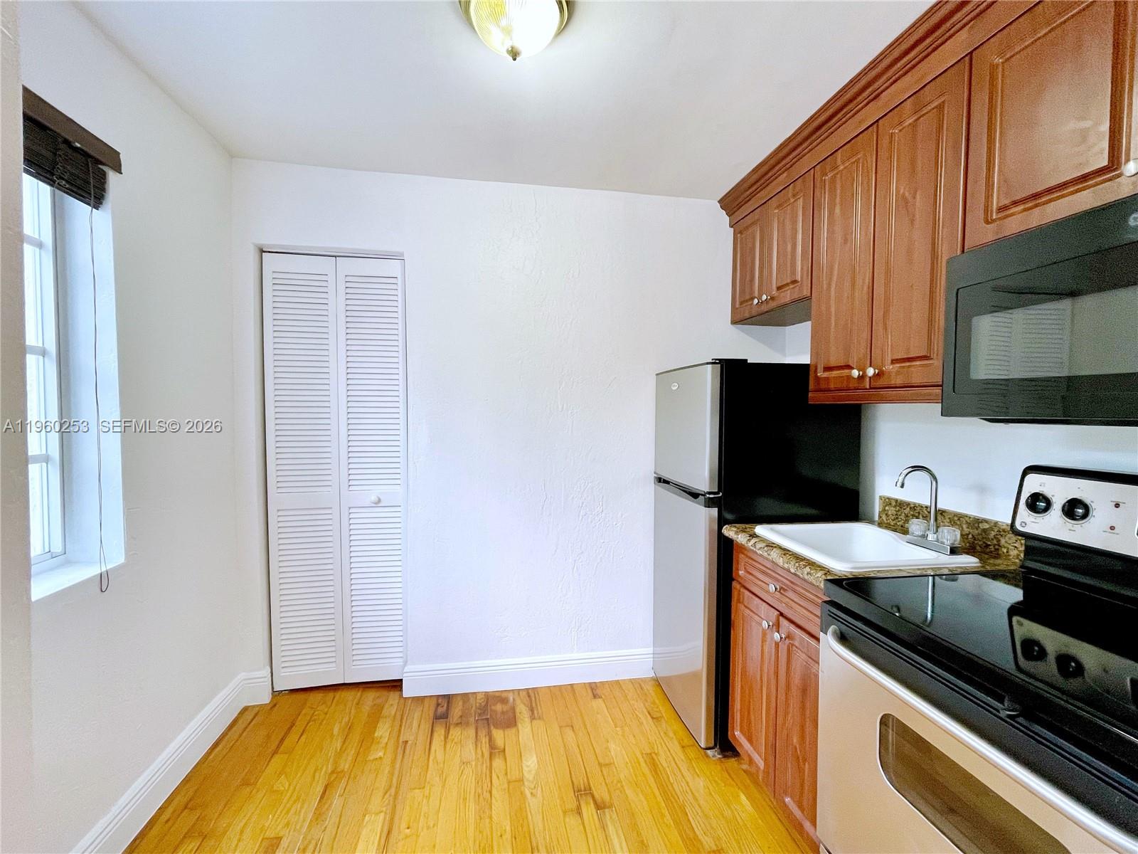 1241 14th St #8 Miami Beach, FL 33139