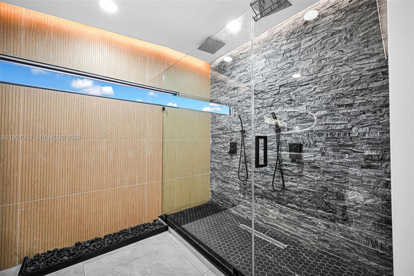 112 NW 53rd St Miami, FL 33127