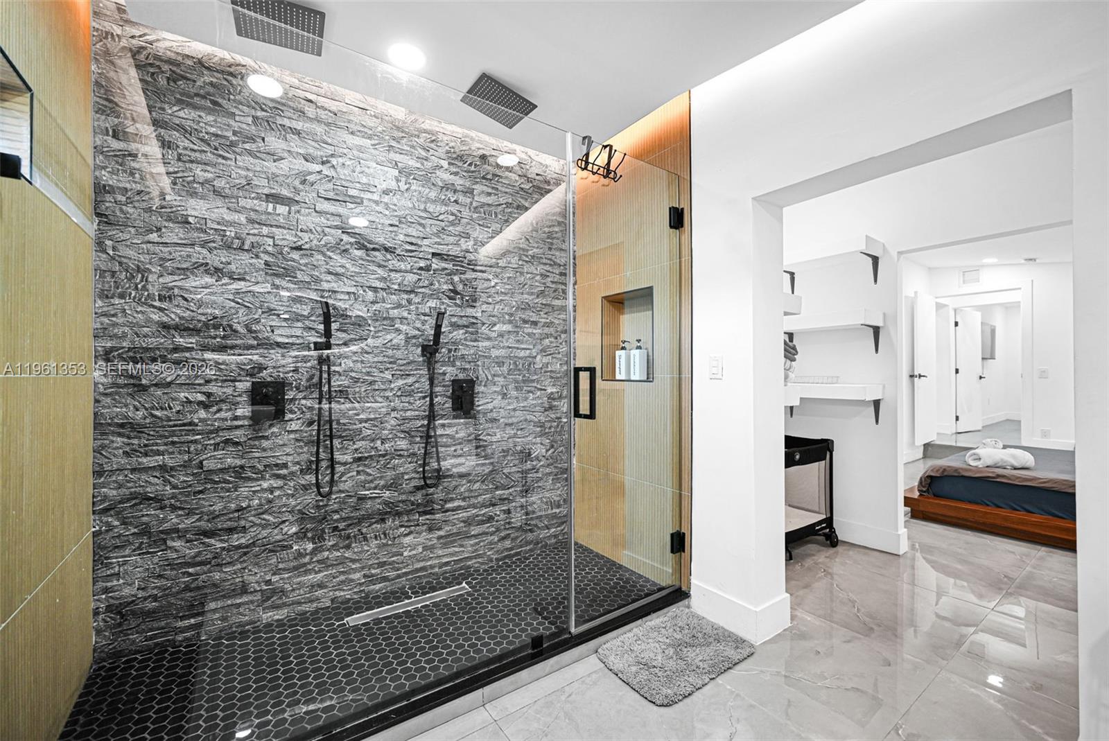 112 NW 53rd St Miami, FL 33127