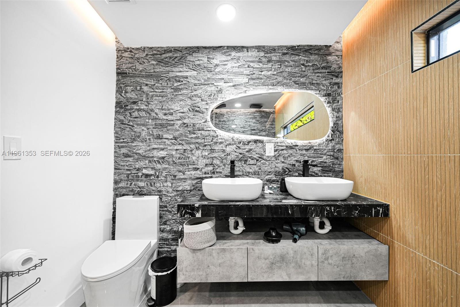 112 NW 53rd St Miami, FL 33127