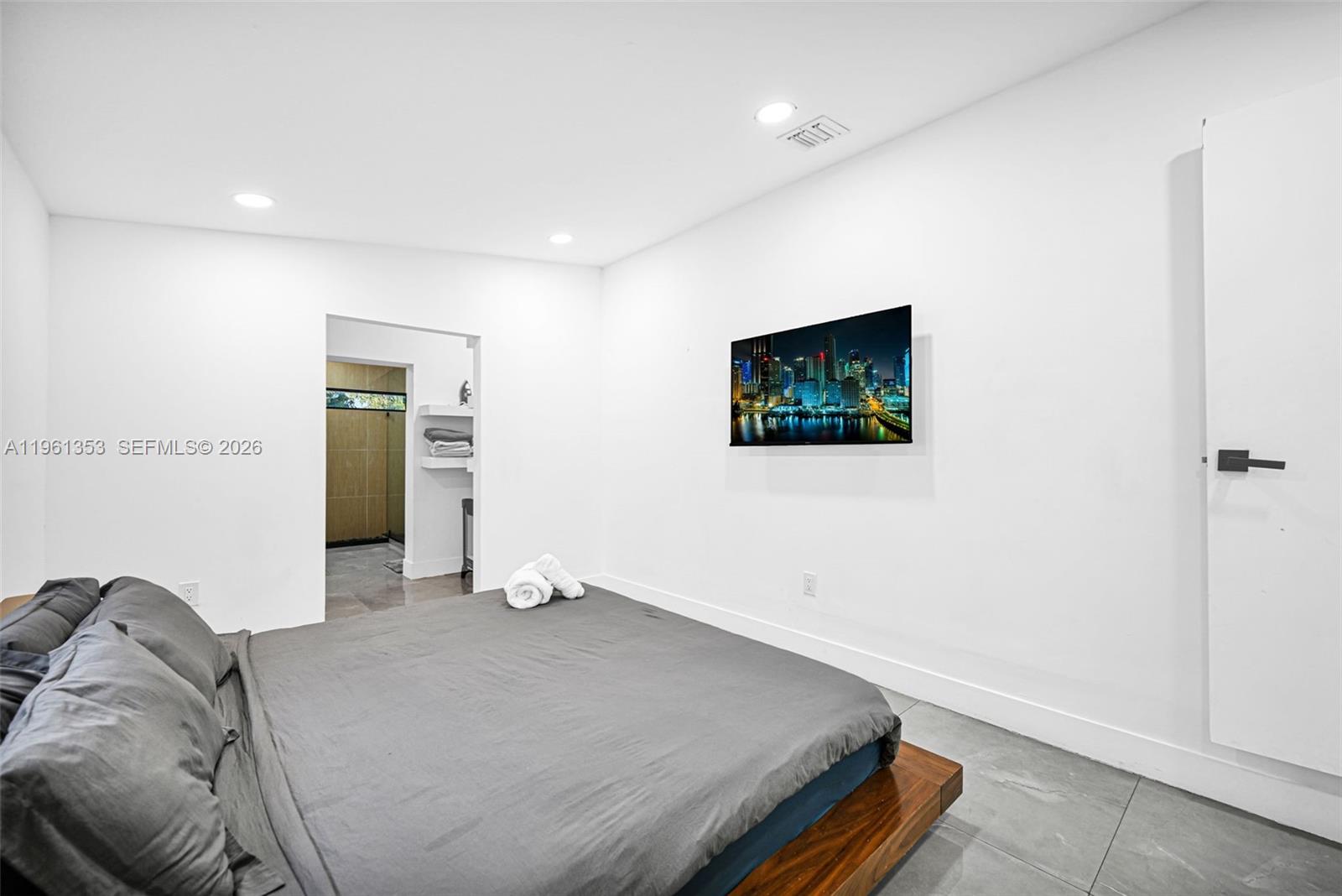 112 NW 53rd St Miami, FL 33127