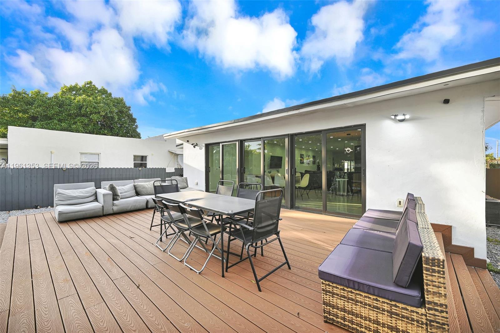 112 NW 53rd St Miami, FL 33127