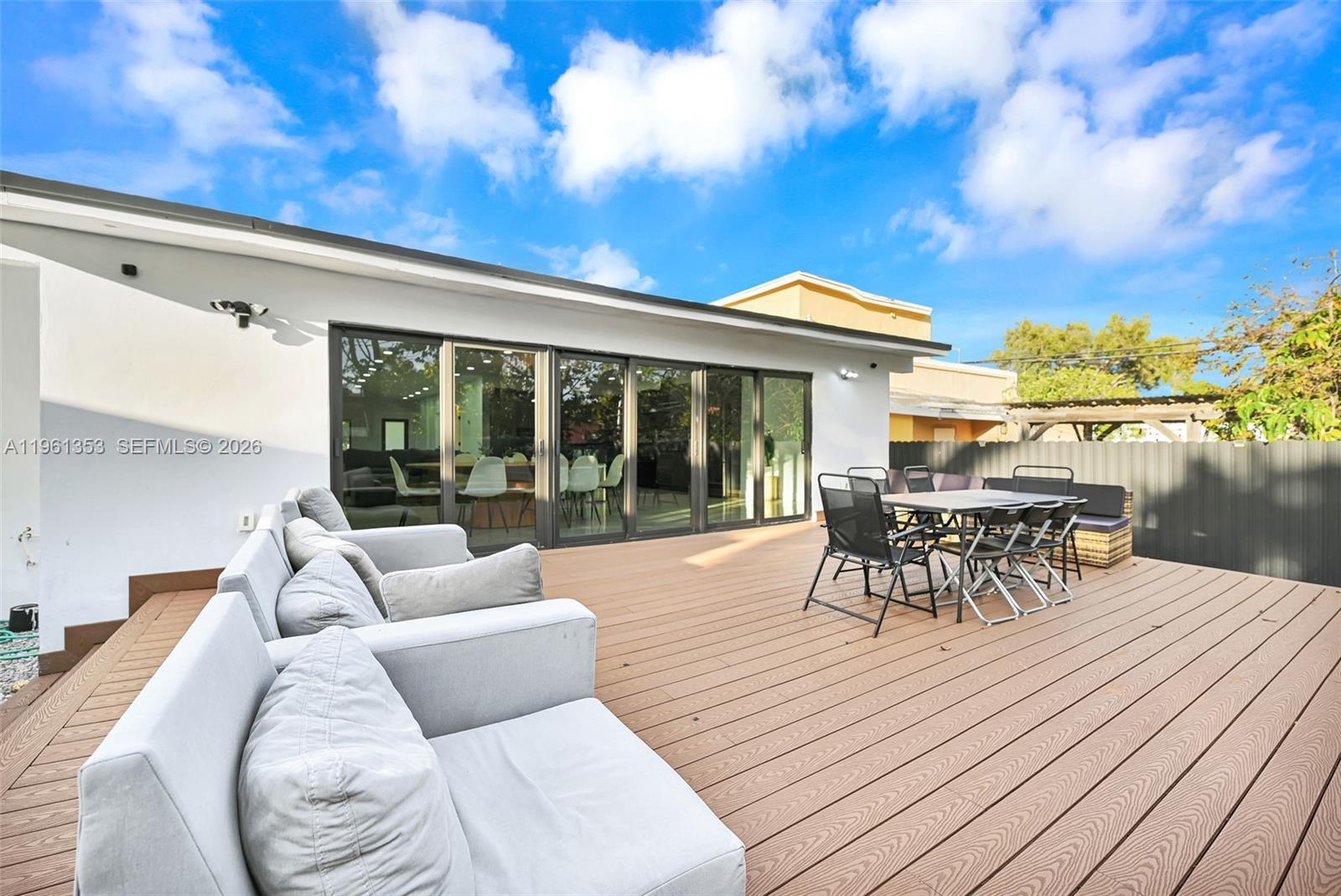 112 NW 53rd St Miami, FL 33127