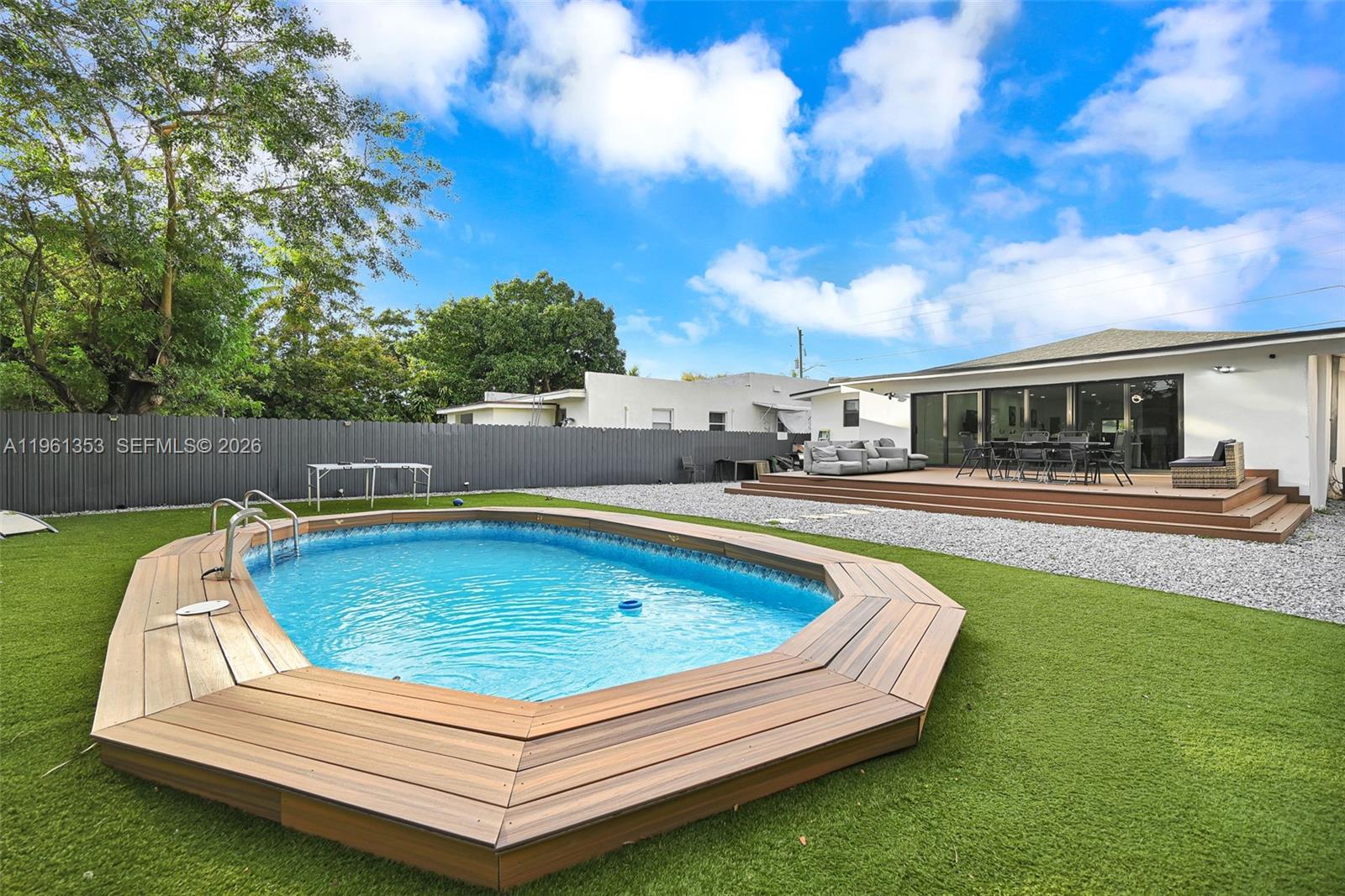 112 NW 53rd St Miami, FL 33127