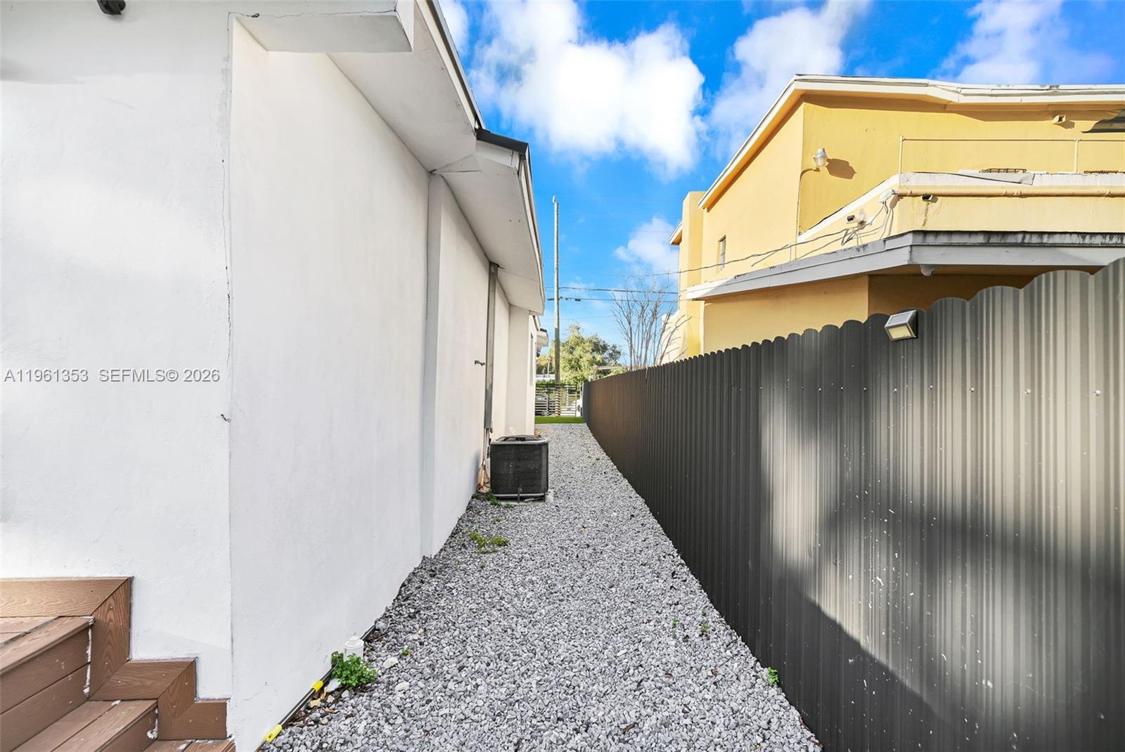 112 NW 53rd St Miami, FL 33127