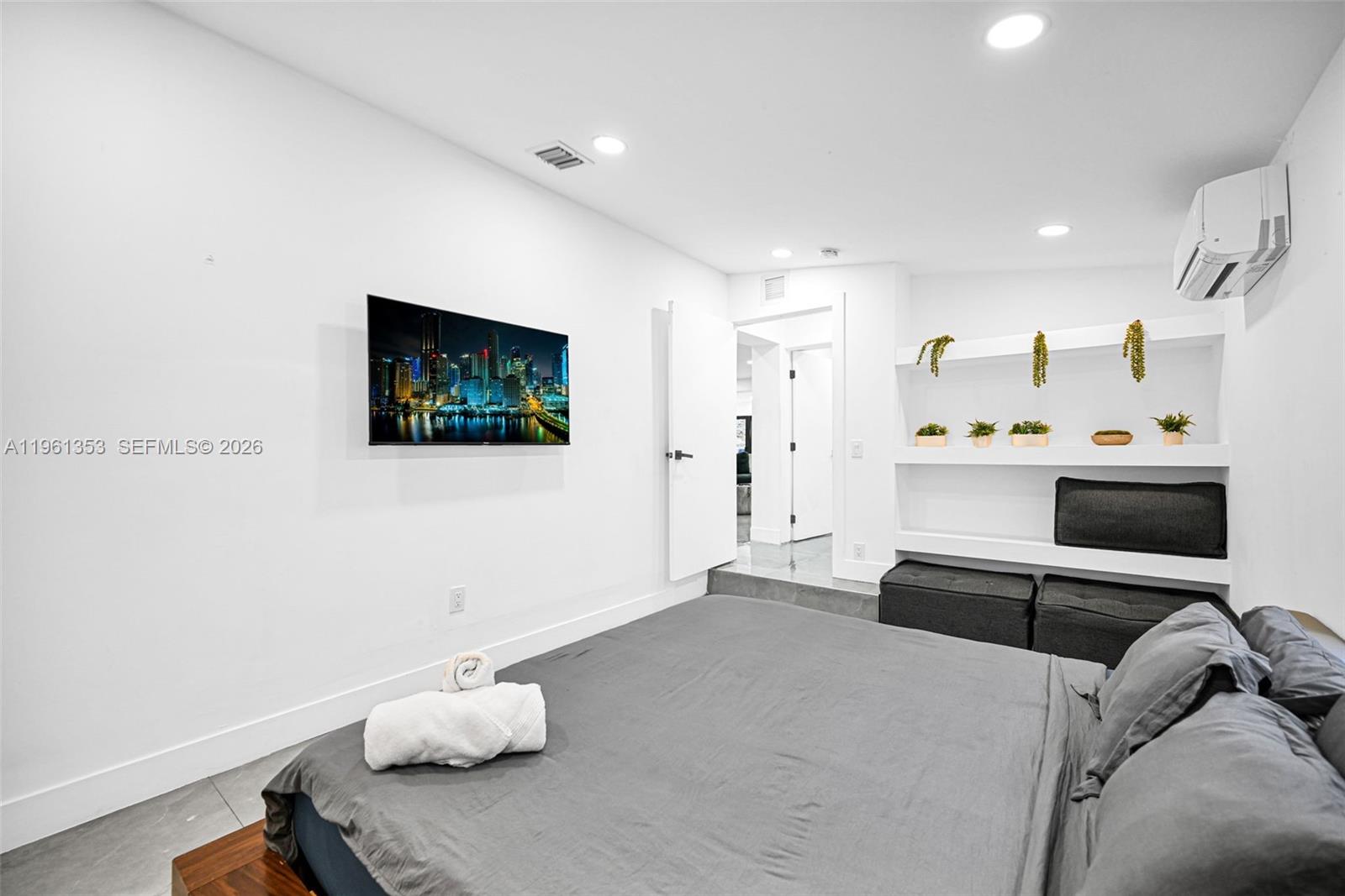 112 NW 53rd St Miami, FL 33127