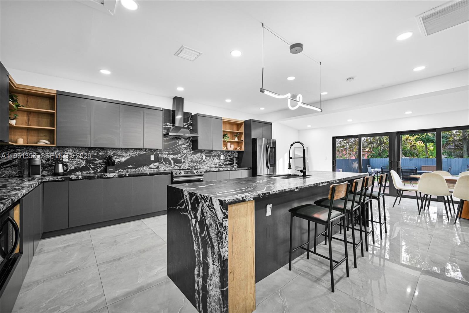 112 NW 53rd St Miami, FL 33127